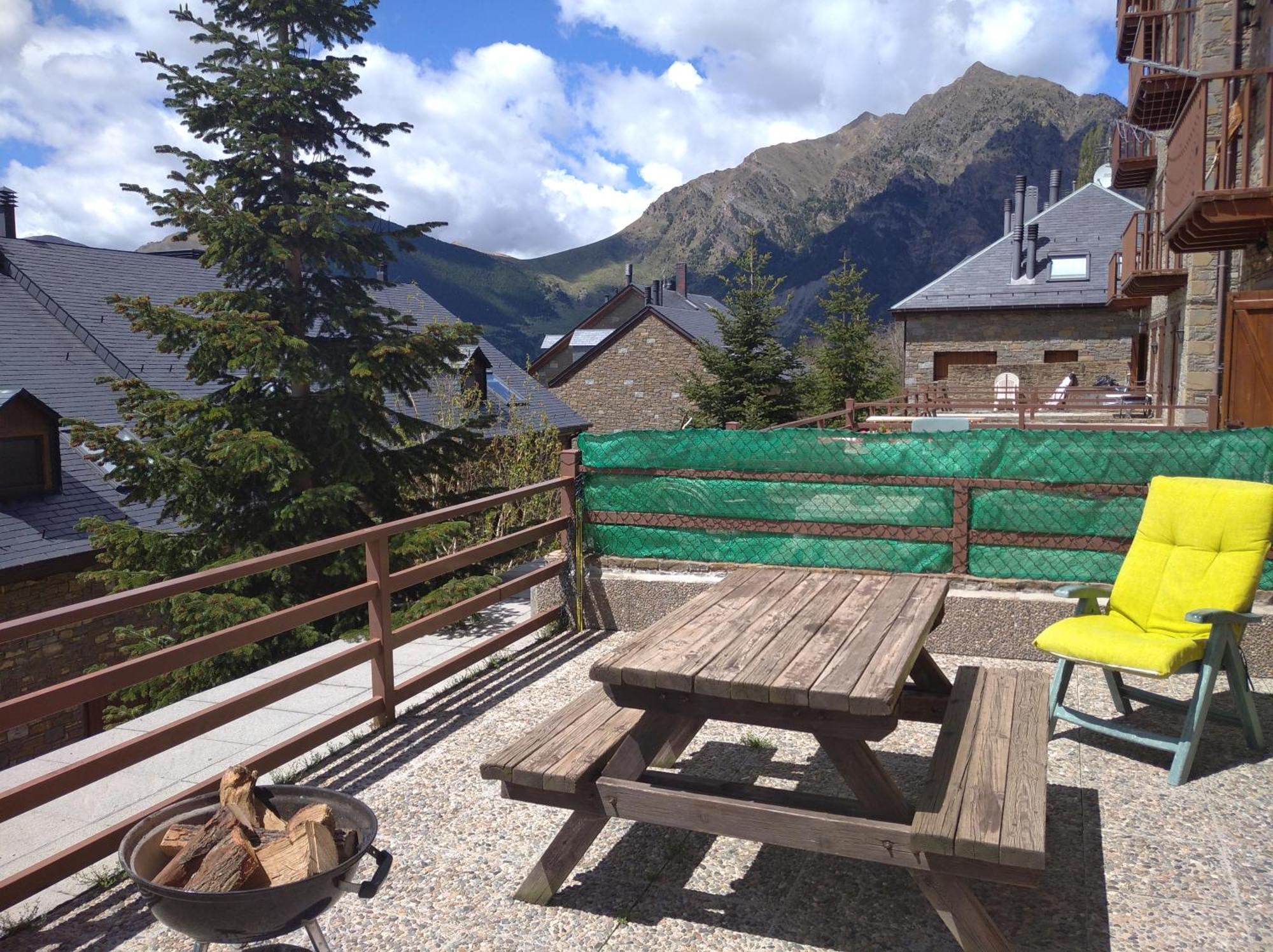 Apartamento Con Terraza Y Vistas Panoramicas En Tauell Zewnętrze zdjęcie